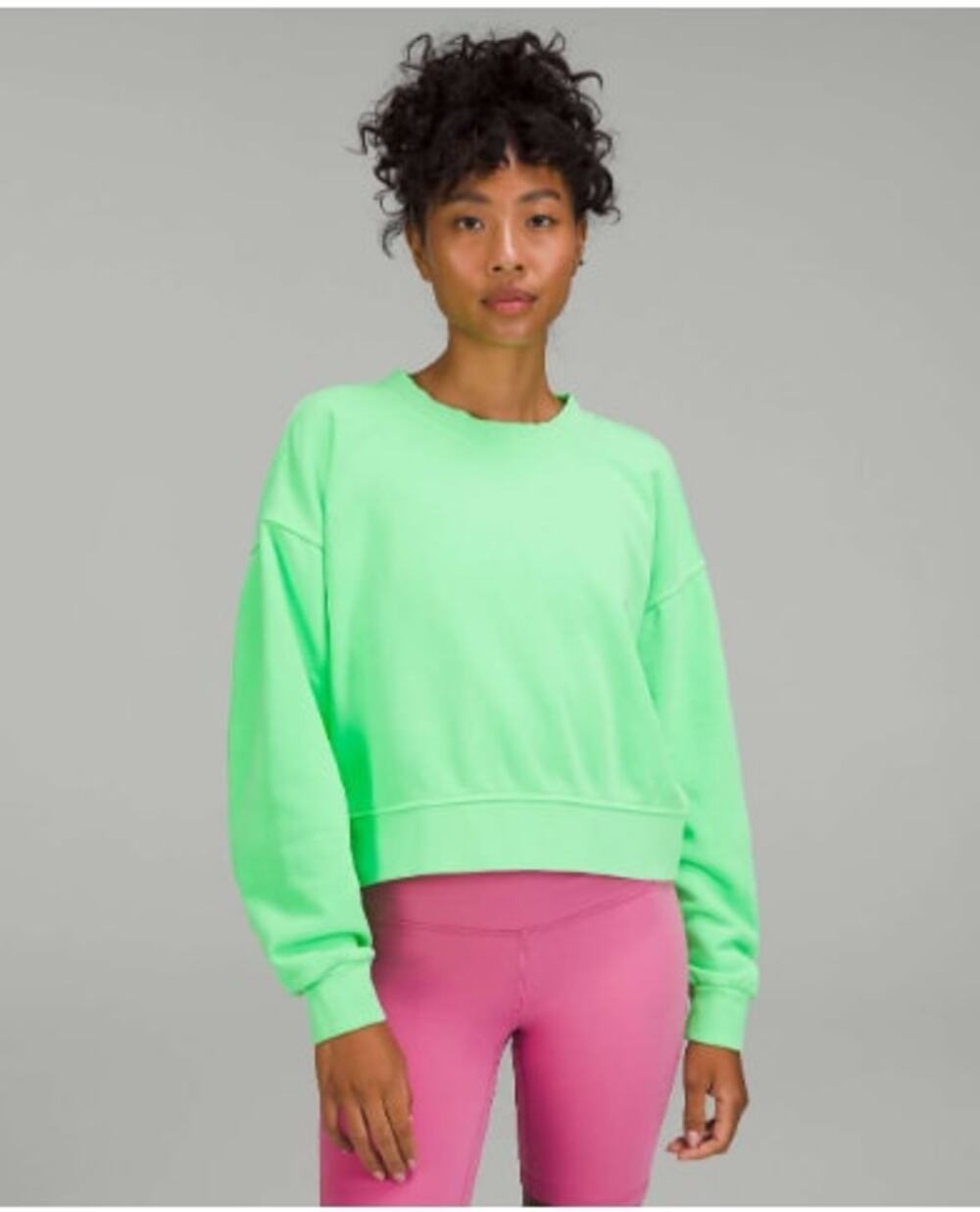 Lululemon Perfectly Oversized Cropped Crew
Neon Garment Dye Solid Scream Green L